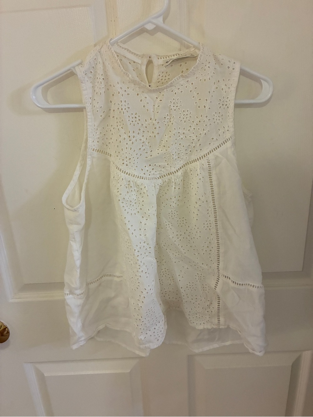 Abercrombie & Fitch White Eyelet Crochet Sleeveless Top